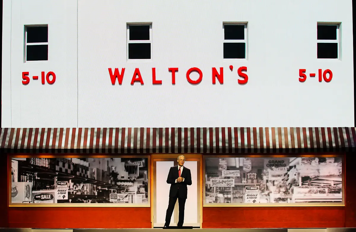 2012-06-01T120000Z-1510514115-TM3E8610UWV01-RTRMADP-3-WALMART-MEETING