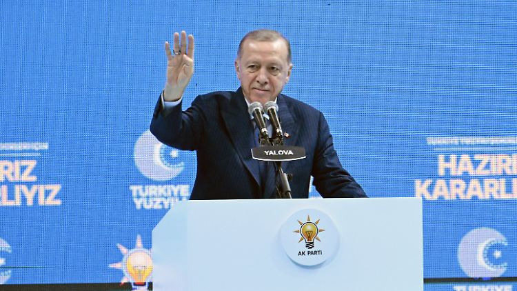 Beim Besuch in Yalova behauptete Erdogan, Netanjahu würde in Gaza Taten begehen, "die einem Genozid gleichkommen".
