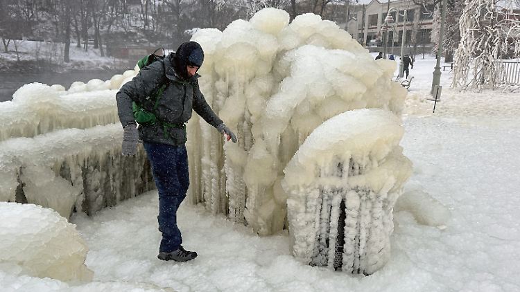 Auch die Wasserfälle im Bundesstaat New Jersey sind vollständig eingefroren. 