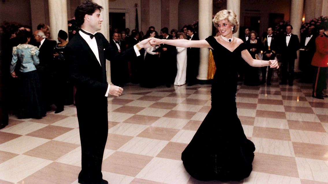 John Travolta tanzte 1985 mit Diana bei einer Party im Weißen Haus.