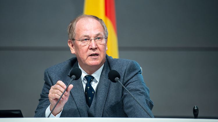 Gegen Jozef Rakicky wird sogar in zwei Fällen ermittelt.