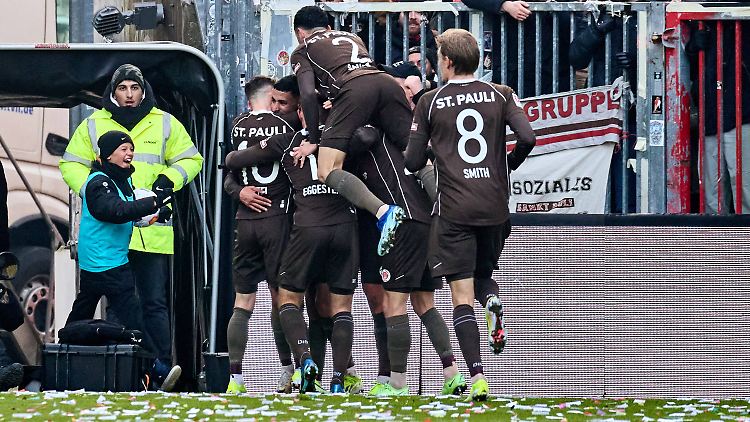 Der FC St. Pauli nimmt weiter Kurs auf die Bundesliga.