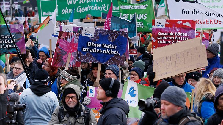 8000 Demonstranten sollen laut Veranstalter in Berlin dabeigewesen sein.