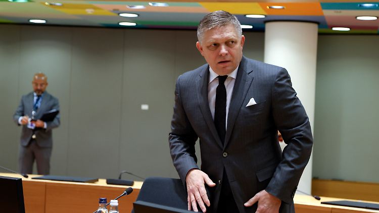 Ministerpräsident Fico auf einem EU-Gipfel: Sein Land ist seit 2004 Mitglied der Europäischen Union und der NATO.