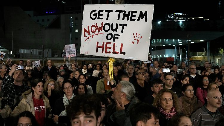 Viele Menschen in Israel sind wütend auf die Regierung.