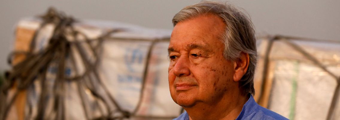 2022-09-10T234951Z_1276728674_RC2IEW9AIBIS_RTRMADP_3_PAKISTAN-WEATHER-FLOODS-GUTERRES.JPG