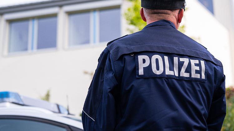 Die Polizei nahm den 30-jährigen Tatverdächtigen nahe dem Tatort fest. 