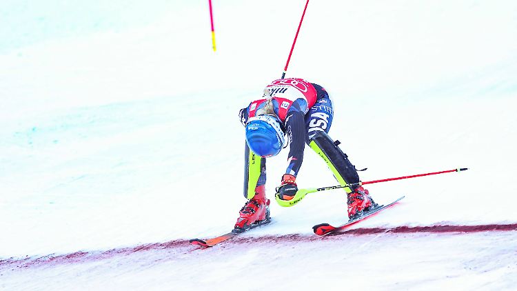 Mikaela Shiffrin fährt ins Ziel.