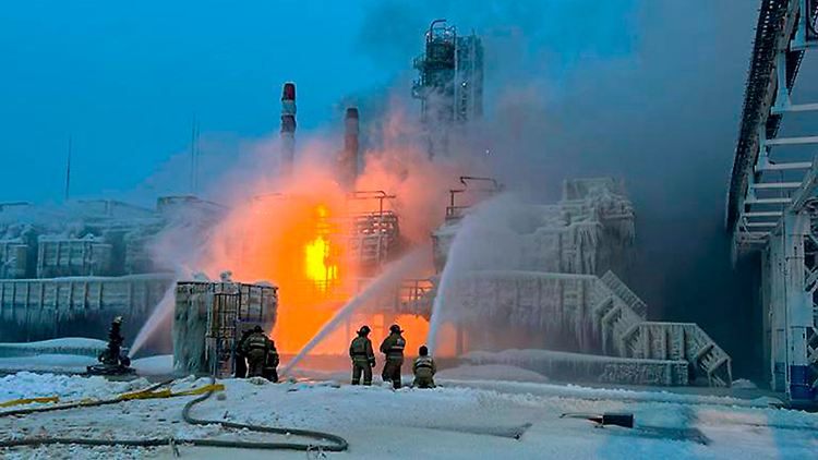 Laut Betreiber Nowatek konnte die Feuerwehr den Brand inzwischen eingrenzen.