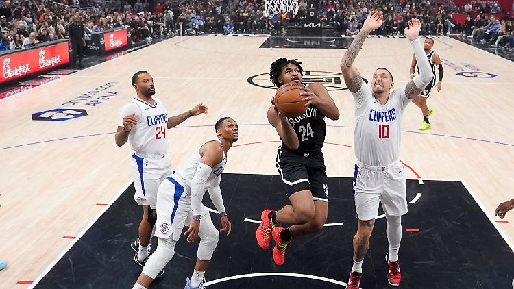 Daniel Theis und seine Clippers mussten sich die Nets ganz schön strecken.