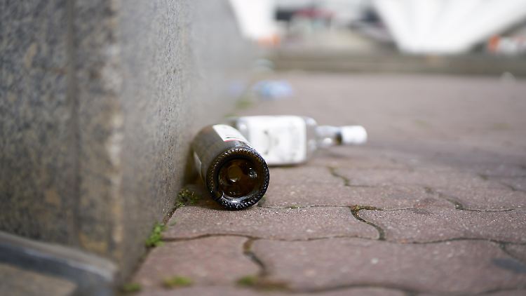 Die Zahl der Alkoholkranken, die sich behandeln ließen, hat laut der Krankenkasse leicht zugenommen. 