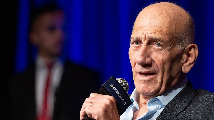 Olmert auf einer Konferenz im September 2022.