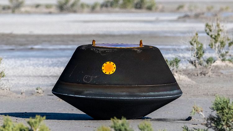 Die Probe wurde aus einer Höhe von rund 102.000 Kilometern auf die Erde fallen gelassen.