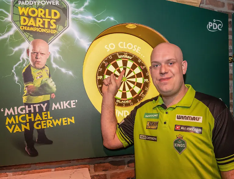 VanGerwenPaddyPowerBoard0432