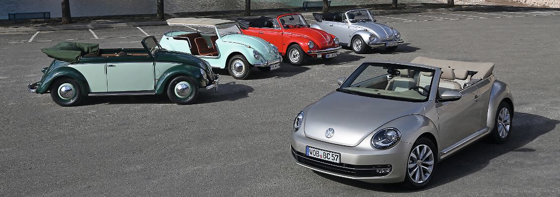 05VolkswagenKaeferCabrioletGenerationentreffenMitVolkswagenBeetleImVordergrundQuelleVolkswagenAG.jpg