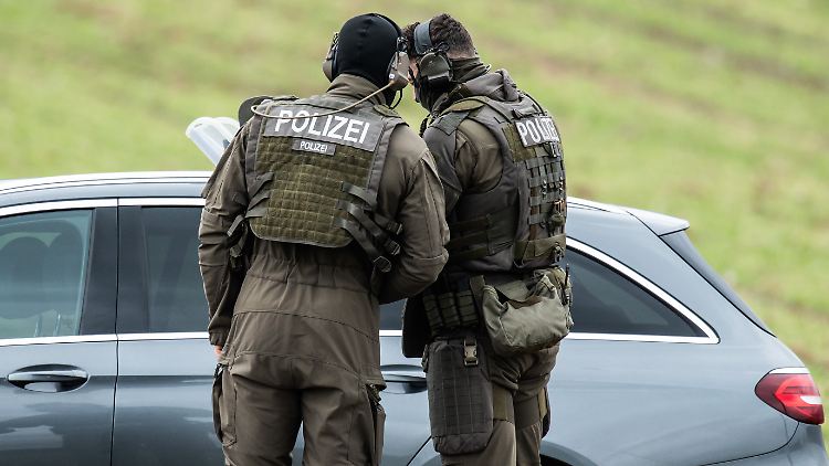 Auch Sondereinsatzkommandos der Polizei waren im Einsatz. 