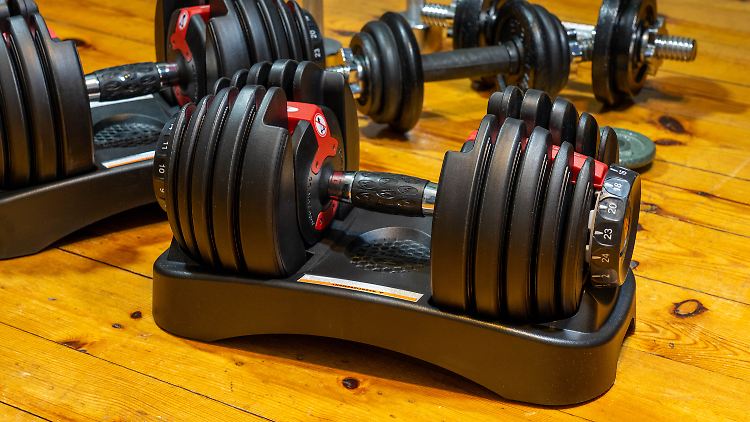 Das Bowflex Selecttech 552i ersetzt 15 Gewichtssätze, ist aber kaum größer als eine normale Hantel.