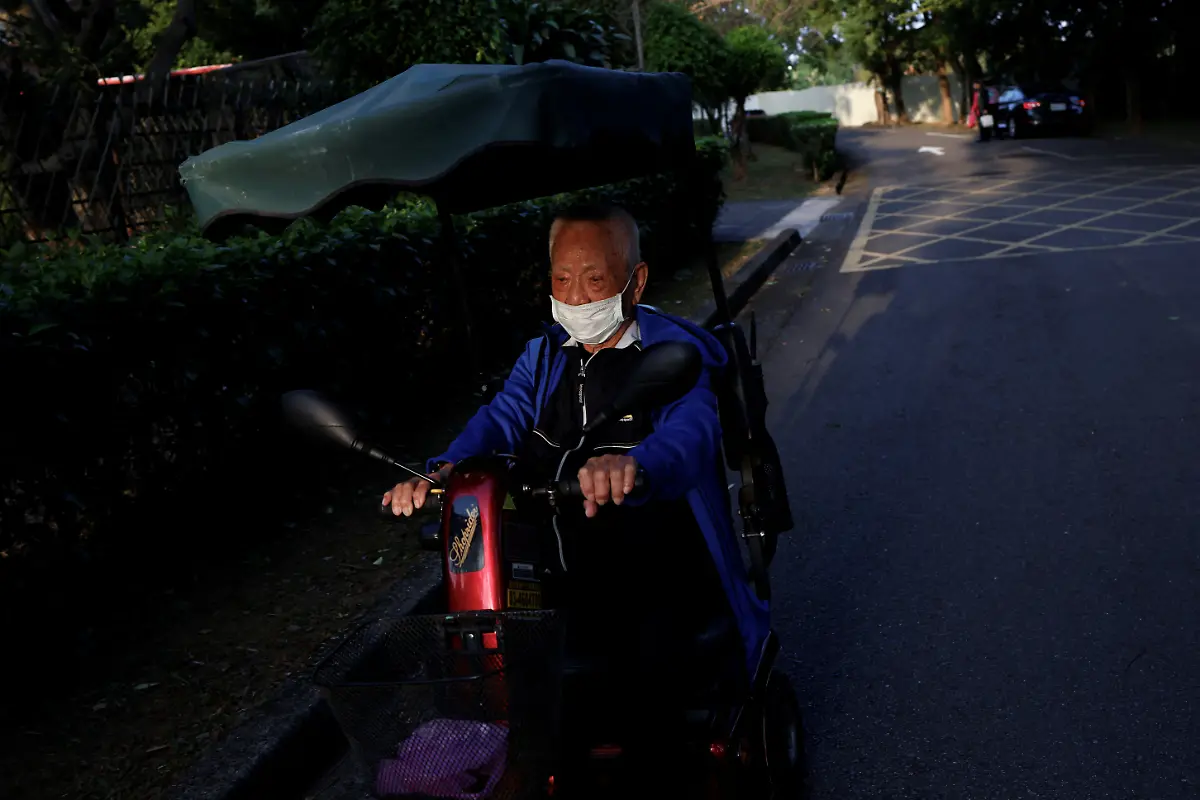 2023-12-13T230132Z-1051505438-RC2N84AGS40W-RTRMADP-3-TAIWAN-ELECTION-VETERANS