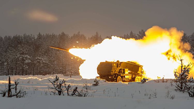 Die Ukraine greift bislang sehr viele Ziele mit Raketen an, die eine geringe Reichweite haben. Doch das reicht laut Kiew nicht, um die russische Invasion zu stoppen.