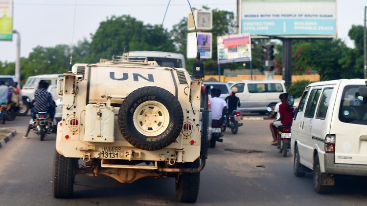Ein Fahrzeug der Mission UNMISS ist auf den Straßen der südsudanesischen Hauptstadt Dschuba unterwegs (Archivfoto).