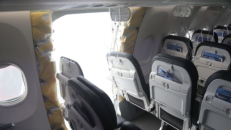 Der Chef des Flugzeugbauers Boeing hatte nach Notlandung "Fehler" eingeräumt.