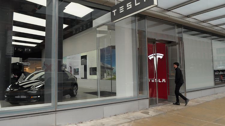 Tesla-Showroom in New York: Der Autobauer hat kürzlich die Preise senken müssen. 