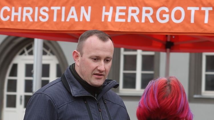 In der ersten Wahlrunde lag CDU-Kandidat Herrgott klar hinter dem AfD-Kandidaten Thrum. 