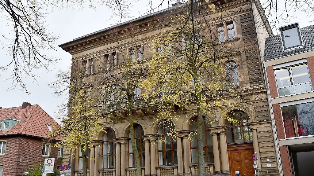 Im-Freiherr-von-Vincke-Haus-am-Domplatz-in-Muenster-sitzt-derzeit-noch-die-Bezirksregierung-Muenster