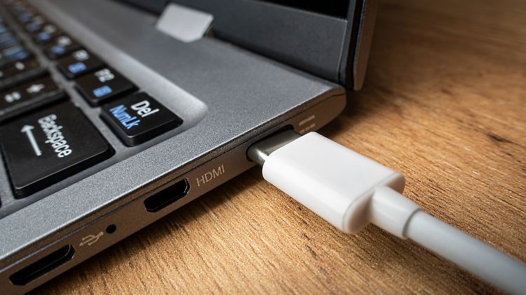 Externe SSDs werden idealerweise an schnellen USB-C-Ports angeschlossen.