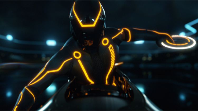 Tron: Legacy ist ein würdiger Nachfolger des Achtziger-Jahre-Kultfilms, der leider Schwächen im Drehbuch aufweist.