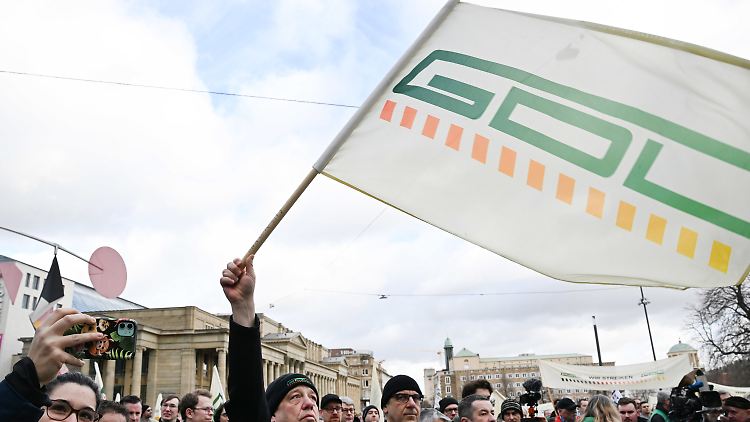 Die GDL verhandelt bei der Bahn für rund 10.000 Beschäftigte.