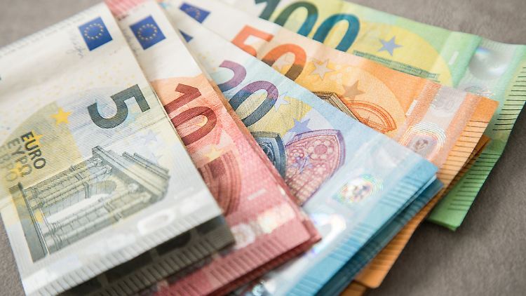 Arbeitgeber haben bis zum Jahresende die Möglichkeit, bis zu 3000 Euro steuerfrei als Inflationsprämie an ihre Arbeitnehmer auszuzahlen.