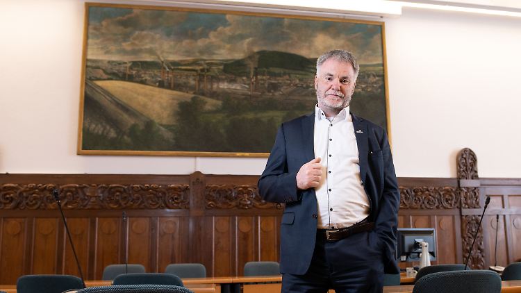 Der Freitaler Oberbürgermeister Uwe Rumberg sagte die Gedenkveranstaltung aus Sicherheitsgründen ab. 