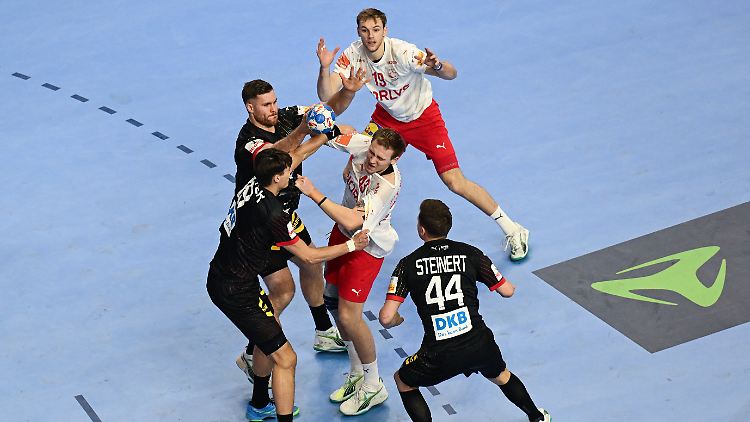 Das dänische Team dreht das Halbfinale in der zweiten Hälfte.