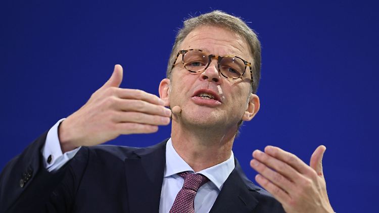 Für den Deutsche-Bank-Chef Christian Sewing gibt es aus wirtschaftlicher Sicht viele Gründe, um ein Zeichen gegen Hass und Rassismus zu setzen.