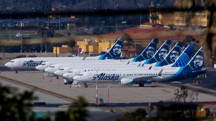 "Jede unserer 737-9 MAX wird erst wieder in Betrieb genommen, wenn die gründlichen Inspektionen abgeschlossen sind", versprach Alaska Airlines.