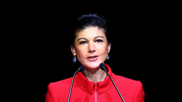 "Wir machen uns jetzt gemeinsam auf den Weg, die Politik in Deutschland zu verändern", sagt Sahra Wagenknecht.