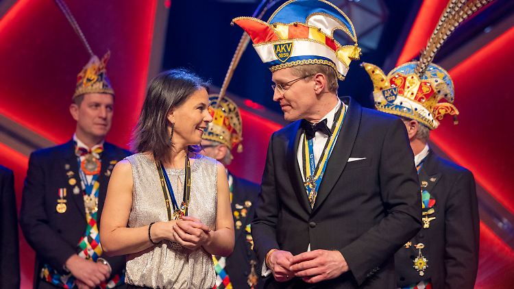 Vorjahrespreisträgerin Baerbock hielt die Laudatio.