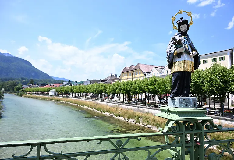 27a1bdedbc569904949d16de8dfe985e