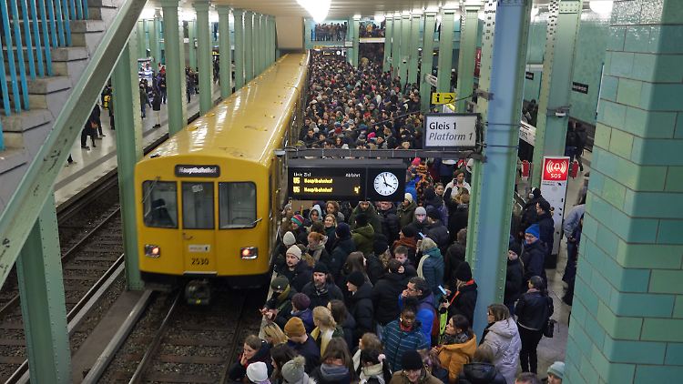 Während des GDL-Streiks stiegen Tausende Berliner zwangsweise auf die BVG um. Ab Freitag könnte es andersherum laufen. 