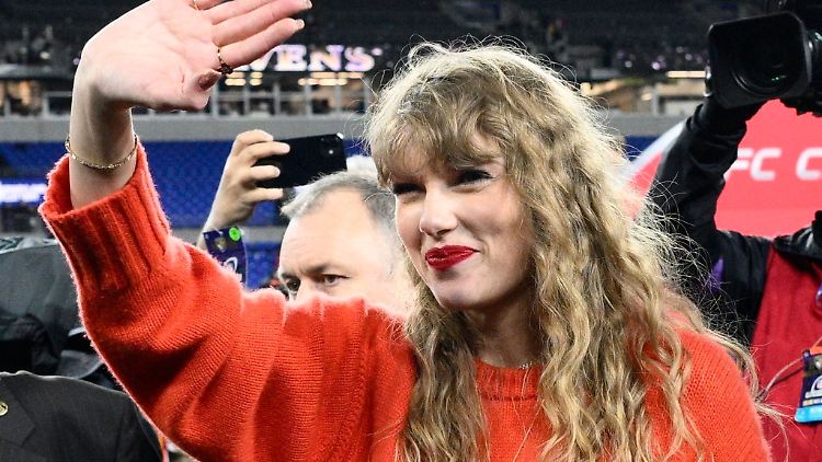 Taylor Swift sorgt für Schlagzeilen. Als Musikerin, aber auch als Freundin von NFL-Superstar Travis Kelce.