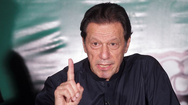 Imran Khan war im April 2022 durch ein Misstrauensvotum als Premierminister abgesetzt worden.