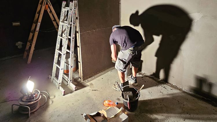 Das Institut für Angewandte Wirtschaftsforschung untersucht seit Jahren mit einer komplexen Berechnung die Entwicklung der Schwarzarbeit in Deutschland.