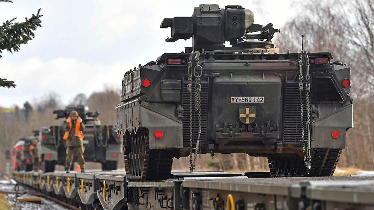 Panzer sollen im Falle der Fälle schnell auf dem Schienenweg bewegt werden können. Dafür sind Baumaßnahmen notwendig.