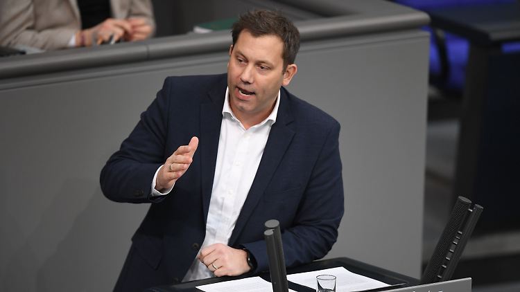 Deutschland müsse beim Thema Migration "in alle Richtungen" besser werden, so Klingbeil.
