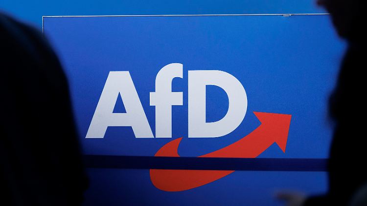 Die Plattform Correctiv enthüllte, dass sich Ende November 2023 AfD-Politiker und Rechtsextreme nahe Potsdam trafen, um über die Vertreibung von Millionen Menschen aus Deutschland zu sprechen. 