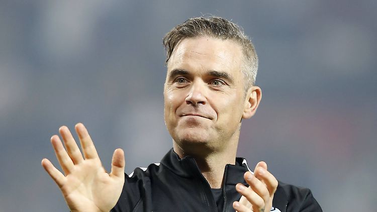 Robbie Williams bei "seinem" Club im Stadion.
