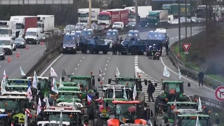 Bauernprotest_Paris.JPG