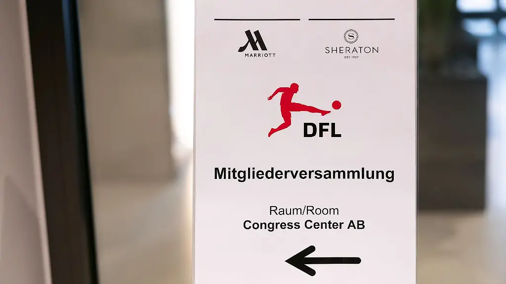 Die-Deutsche-Fussball-Liga-hat-die-notwendige-Zustimmung-fuer-den-geplanten-Einstieg-eines-Investors-erhalten