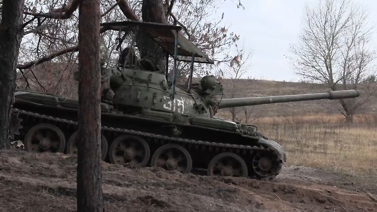 Der im TV-Beitrag gezeigte T-55 der 810. Brigade.